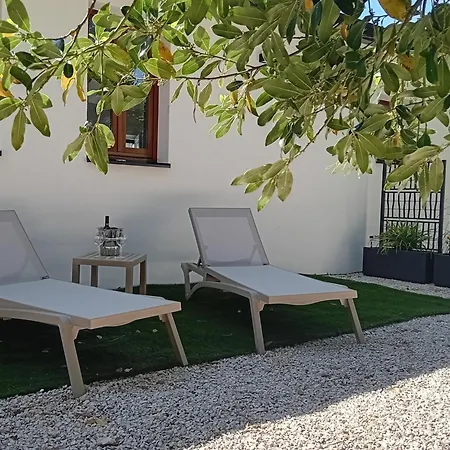 Modestos Nest - Casa Con Giardino Privato Per Due *